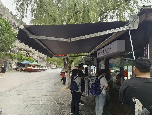 景区服务窗口曲臂遮阳伸缩篷